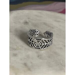Silver spider web Women's Fashion Ring adjustable